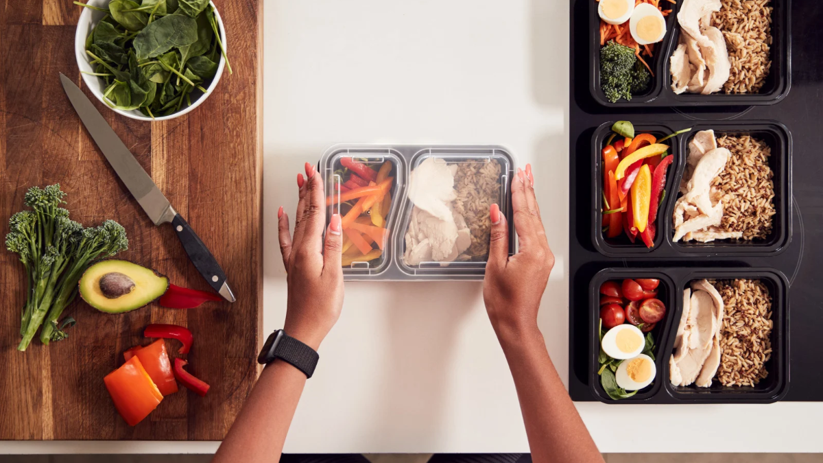 Mieux organiser vos menus pour gagner du temps, éviter les écarts et adopter une alimentation saine et équilibrée.